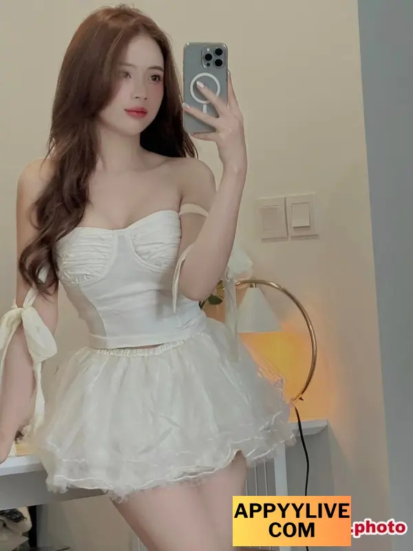 Lê Lý Lan Hương Hotgirl Ảnh Thẻ Hình 1