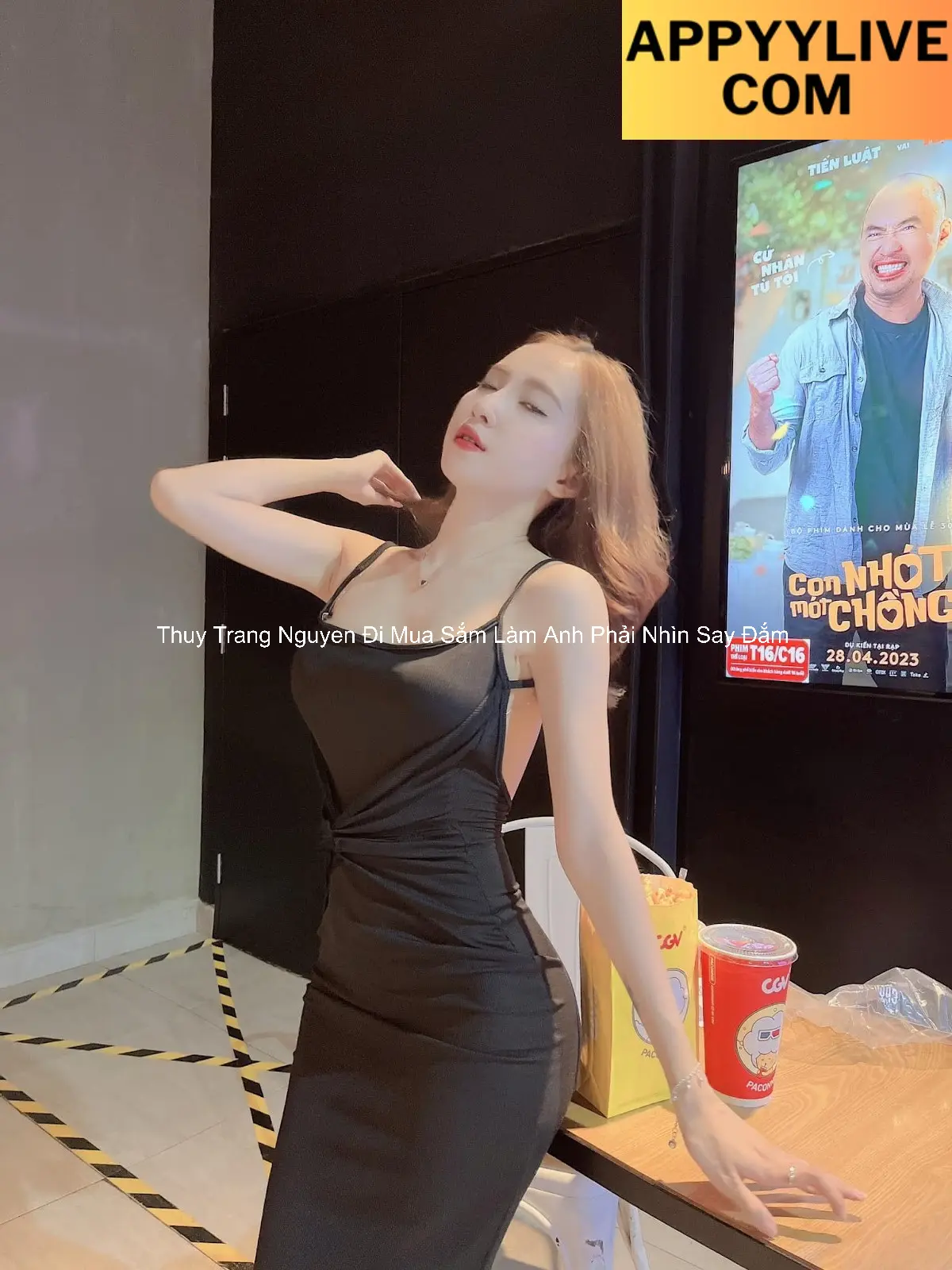 Thuy Trang Nguyen Đi Mua Sắm Làm Anh Phải Nhìn Say Đắm 8 Thuy Trang Nguyen Đi Mua Sắm Làm Anh Phải Nhìn Say Đắm 8